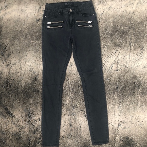 Bullhead Denim Co. Black Skinny Mid-Rise Jeans - Picture 2 of 9